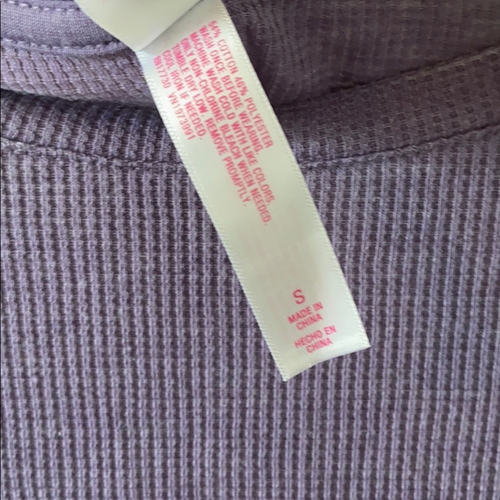 Bell Sleeved Shirt size small NWOT - Picture 5 of 6